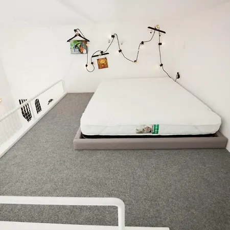 Get Lights And Books In A Flat Apartment Porto Exterior photo
