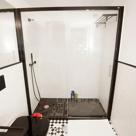 Get Lights And Books In A Flat Apartment Porto Exterior photo