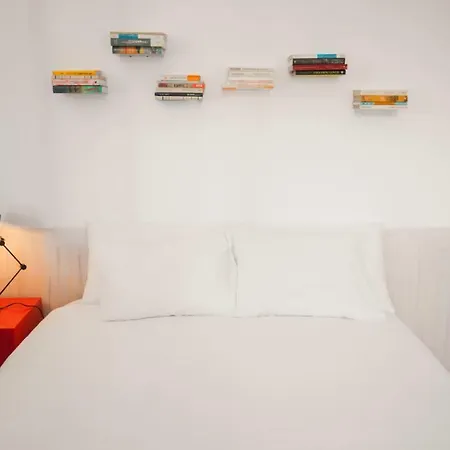 Get Lights And Books In A Flat Apartment Porto Exterior photo