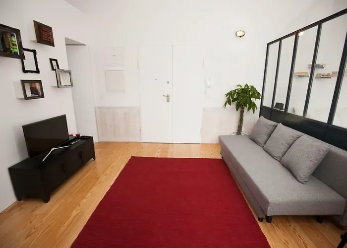 Get Lights And Books In A Flat